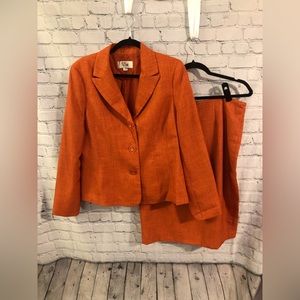 Le Suit coral skirt suit set size 10